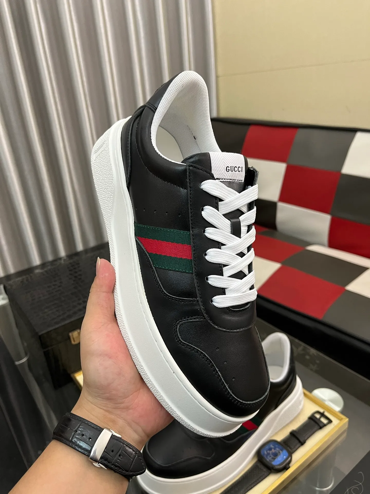 Men's Men's Shoes💰: 380⌚️⌚️[GUCCI] Gucci men's latest white shoe series casual shoes! The official website is built 1:1. Upper: Made of imported cowhide, with electric embroidery ➕Inner lining: Made of high-quality first-layer pigskin, soft and comfortable. Picky material selection and exquisite workmanship give you the best enjoyment. Size: 38-444️⃣Colors available